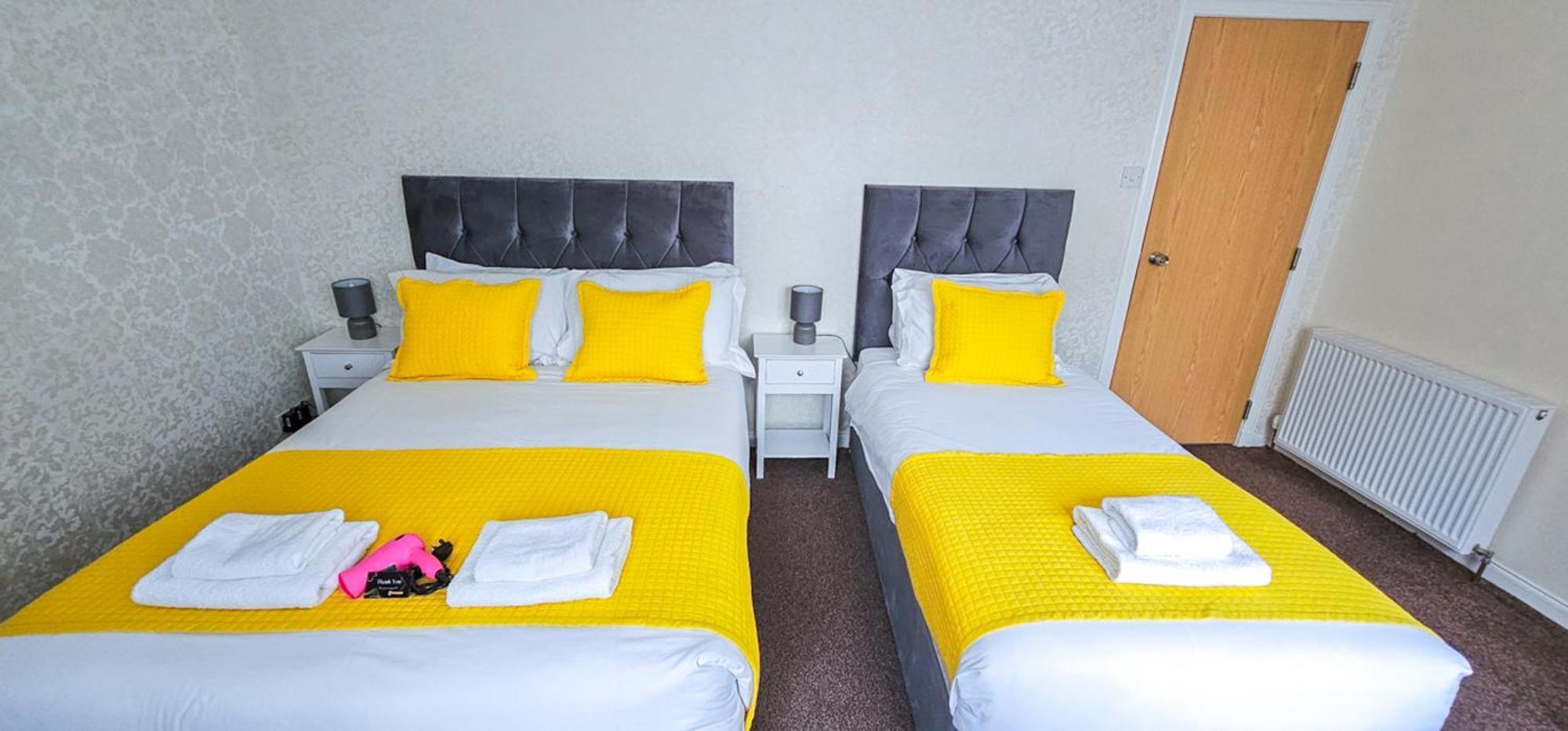 Mystayinn Abermar Guest House インヴァネス エクステリア 写真